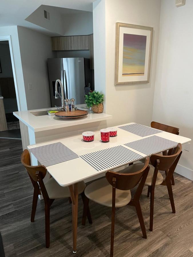 Lovely 2/2 Apartment In Heart Of Santa Monica With Free Parking Los Angeles Eksteriør billede